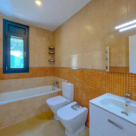 Vivalidays Dali - Costa Brava Villa *